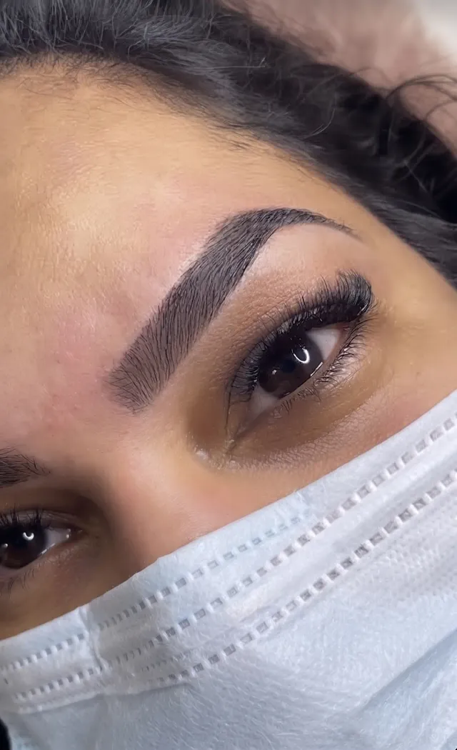 Design de Sobrancelhas no Amor In Beauty em Águas Claras