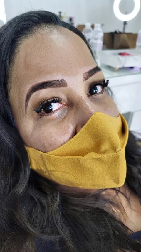 Design de sobrancelhas com henna e cílios — atendimento em Águas Claras
